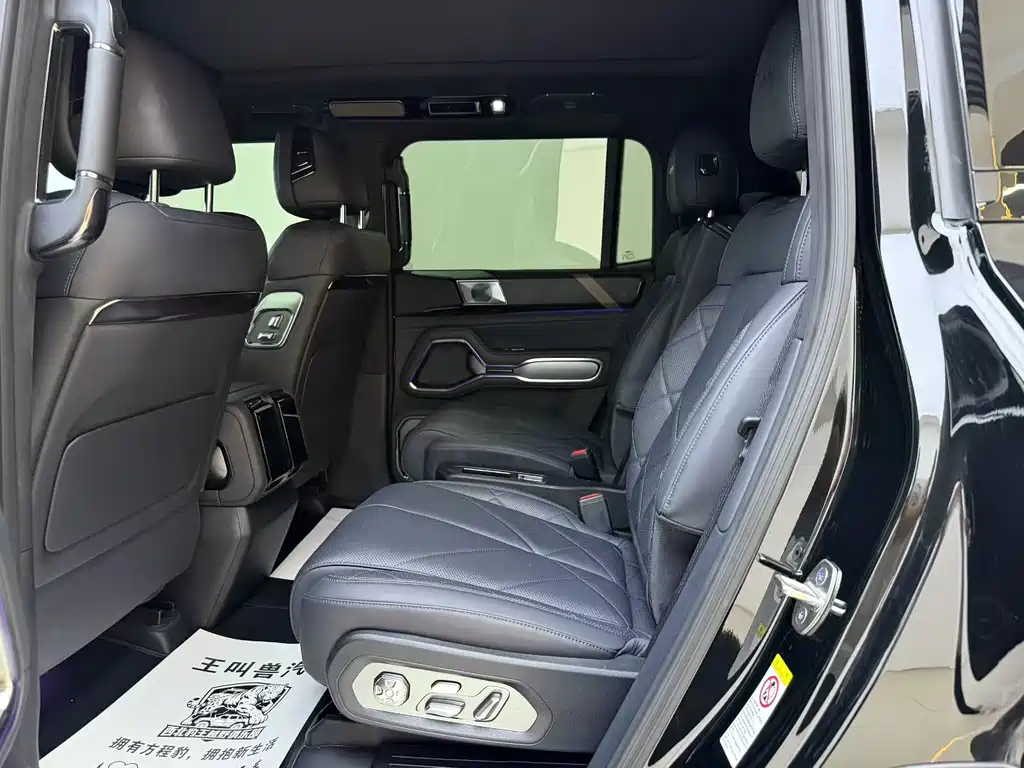 Leopard 8 2025 Zhiyong Deluxe Edition 6 seats купить на сайте DeffCars