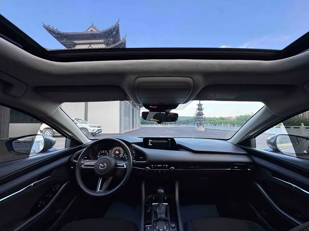 Mazda Axela 2021 2.0L Automatic Dazzling Edition купить на сайте DeffCars