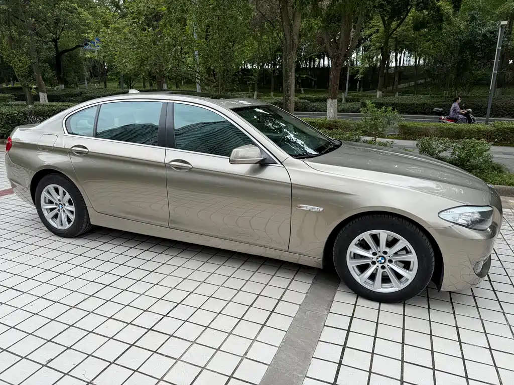 BMW 5 Series 2011 523Li Leading Model купить на сайте DeffCars