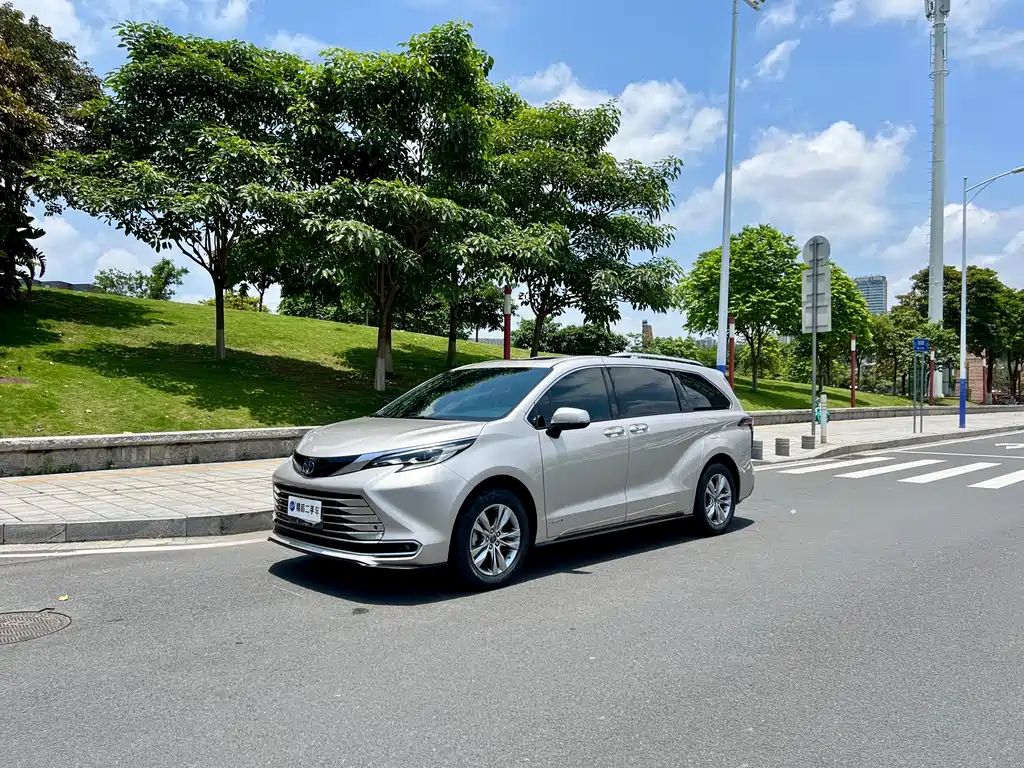 SIENNA 2021 2.5L Hybrid Extreme Edition купить на сайте DeffCars