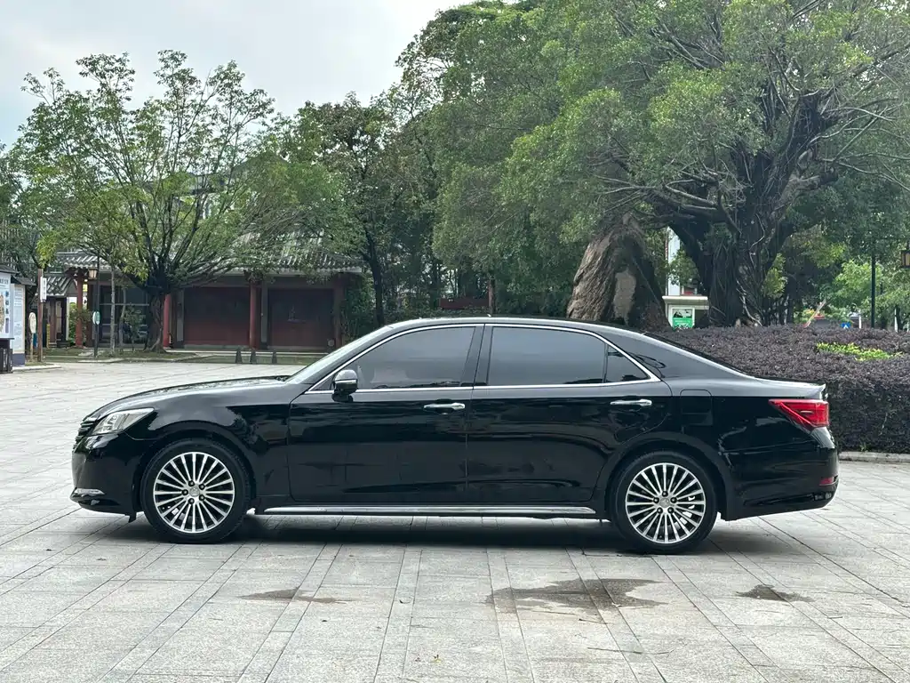 Crown 2018 2.0T Sports Edition купить на сайте DeffCars