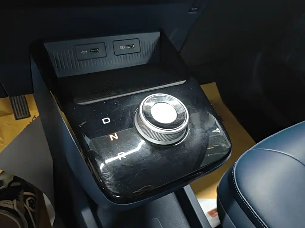Geely Geometry E Firefly 2022 320km Goody Tiger 4-seater купить на сайте DeffCars
