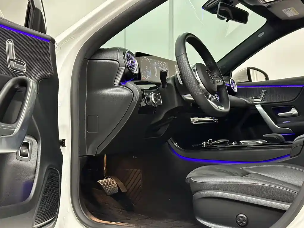 Mercedes-Benz A-Class 2021 A 200 L Sports Sedan Fashionable купить на сайте DeffCars