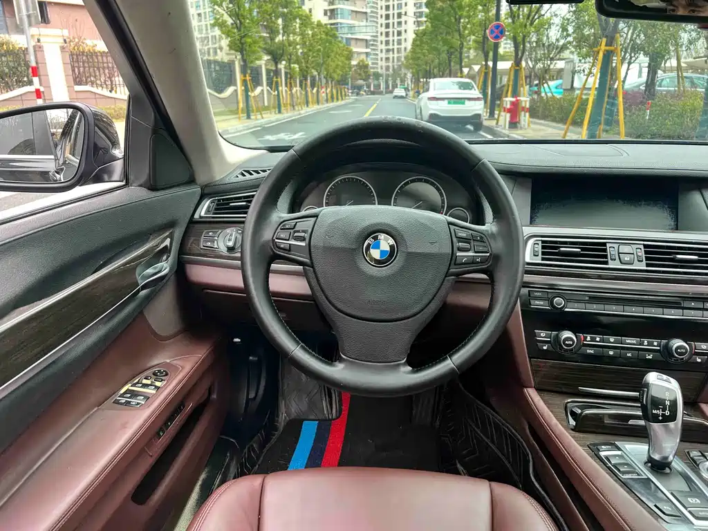 BMW 7 Series 2011 730Li Elegant купить на сайте DeffCars
