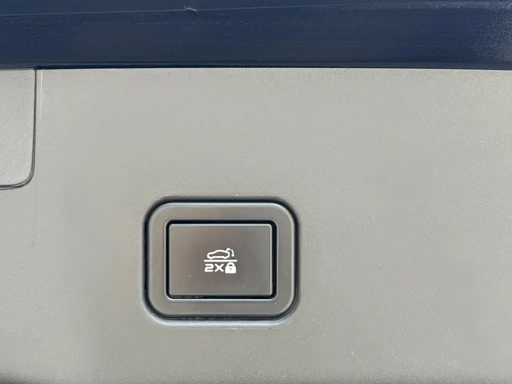 Changan UNI-V 2024 1.5T premium model купить на сайте DeffCars
