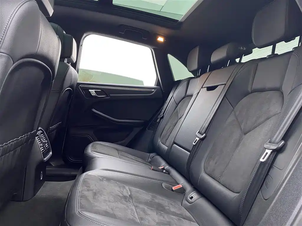 Macan 2017 Macan 2.0T купить на сайте DeffCars