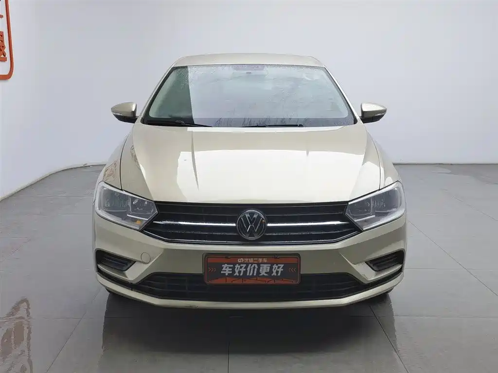 Bora 2017 1.6L manual fashion model купить на сайте DeffCars