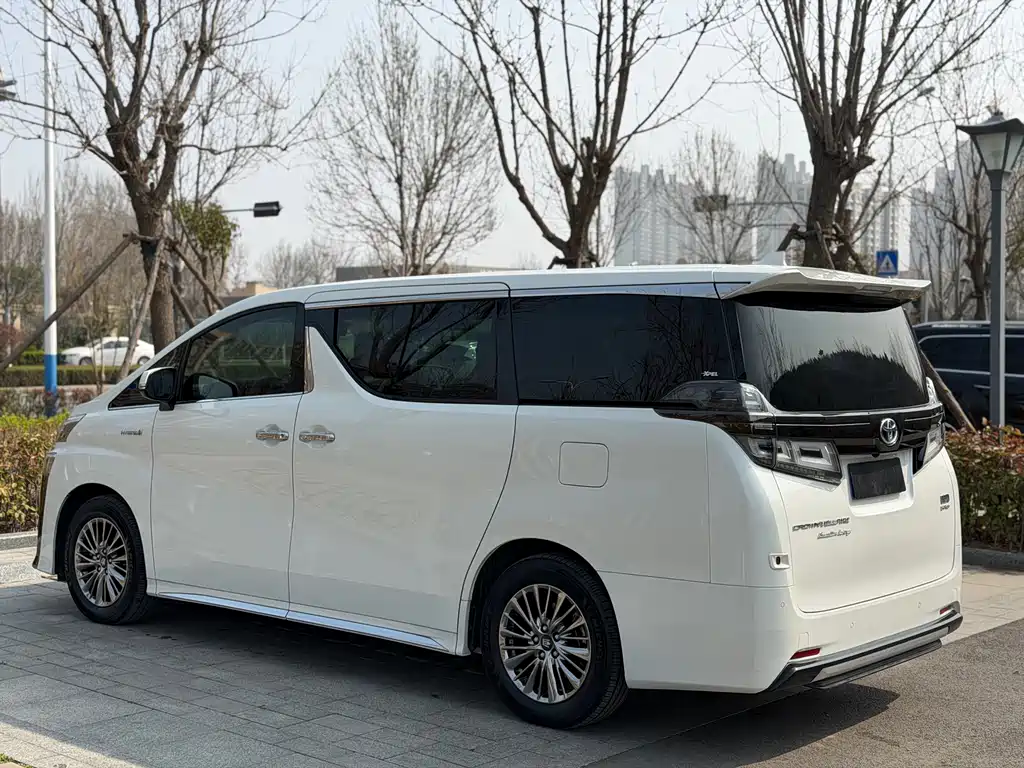 Wilfa 2023 Crown Dual Engine 2.5L HV Extreme Edition купить на сайте DeffCars
