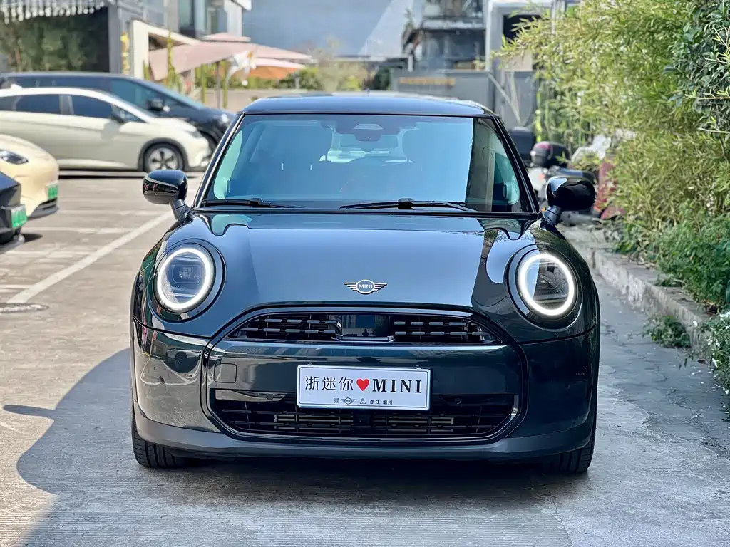 MINI 2025 1.5T COOPER Classic купить на сайте DeffCars