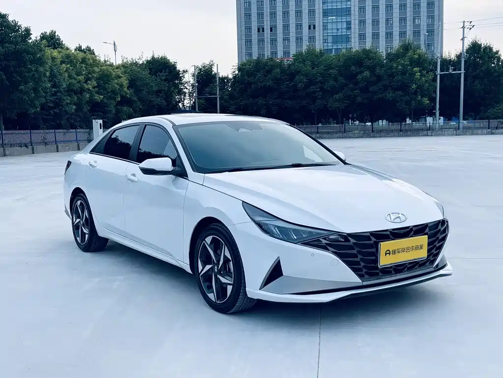 Elantra 2022 1.5L CVT LUX Premium Edition купить на сайте DeffCars