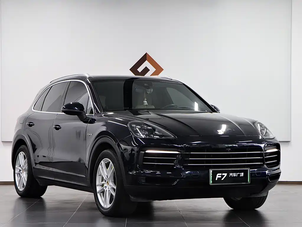 Cayenne New Energy 2021 Cayenne E-Hybrid 2.0T купить на сайте DeffCars