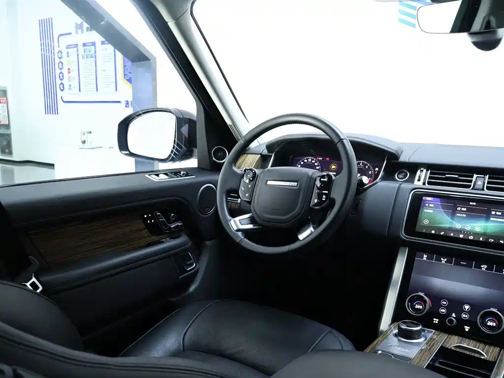 Range Rover 2019 3.0 SC V6 Legendary Extended Edition купить на сайте DeffCars