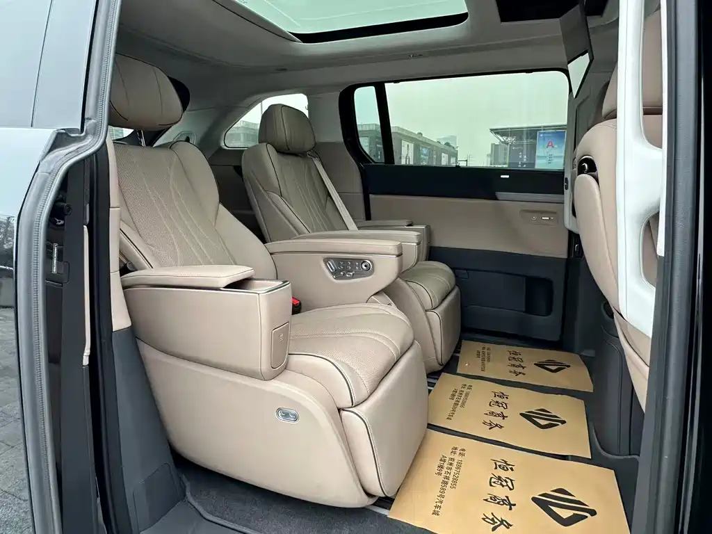 Xpeng X9 2025 pure electric 740 long battery life Max купить на сайте DeffCars