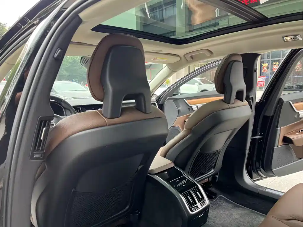 Volvo S90 2018 T5 Zhiya Edition купить на сайте DeffCars