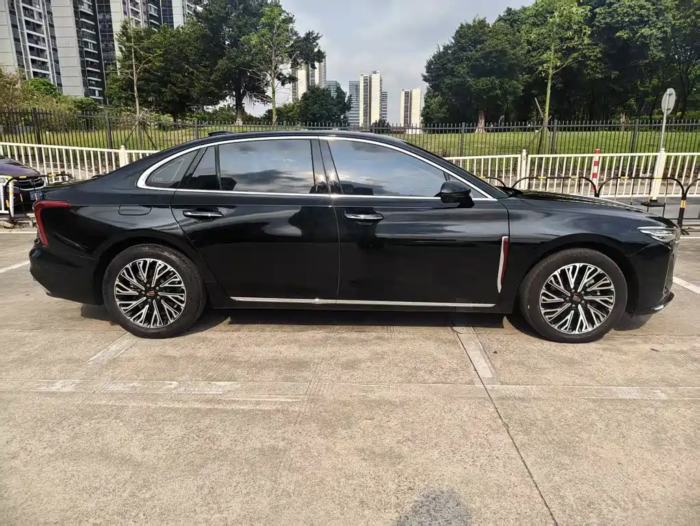 Hongqi H5 2024 2.0T Automatic Zhilianqichang Edition купить на сайте DeffCars
