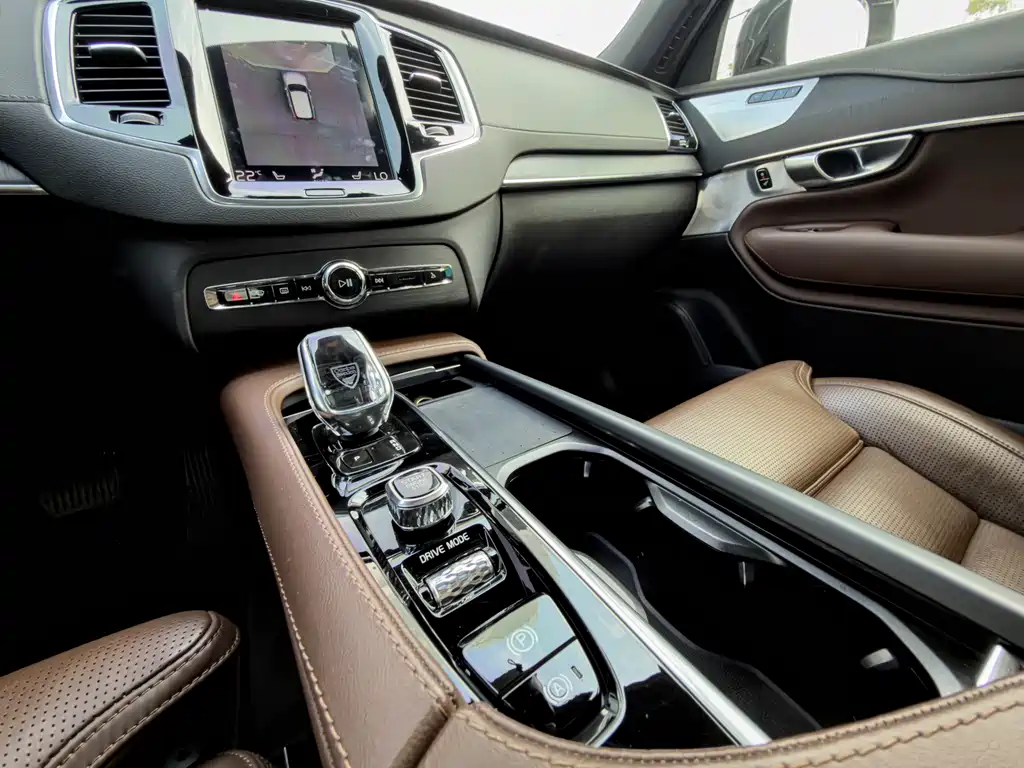 Volvo XC90 2021 B6 Zhiya Luxury Edition 7 seats купить на сайте DeffCars