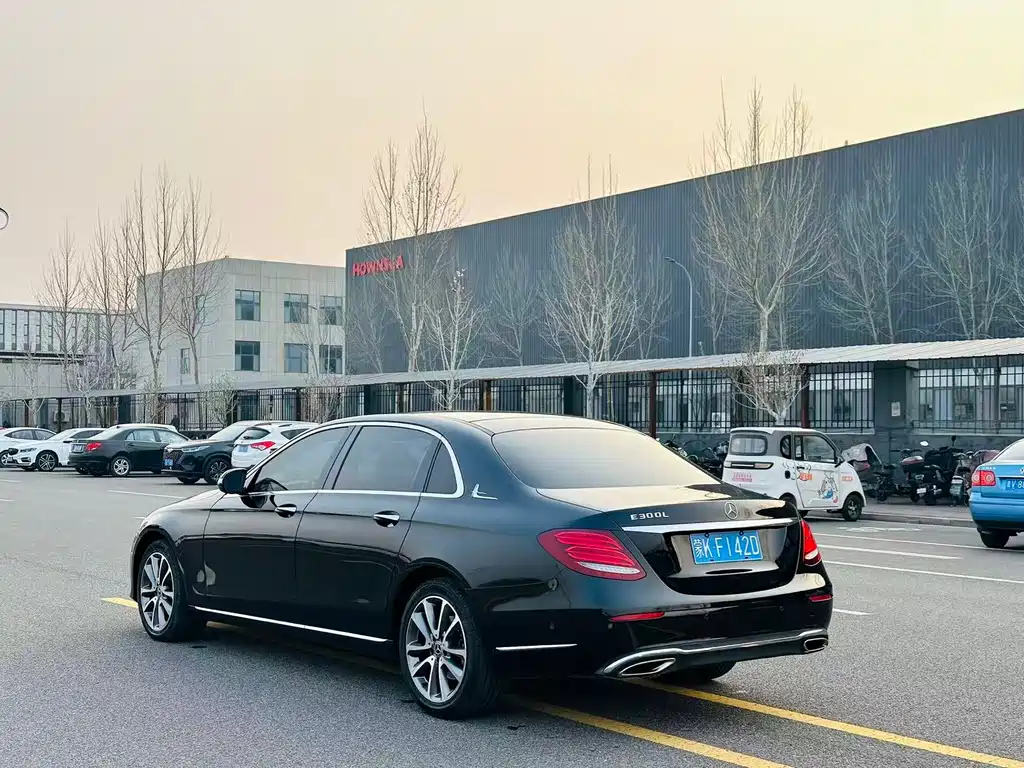 Mercedes-Benz E-Class 2018 E 200 L купить на сайте DeffCars