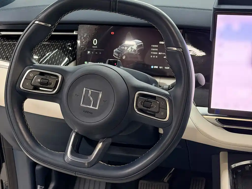 Jikrypton 009 2024 seven-seat aisle version four-wheel drive 108kWh купить на сайте DeffCars