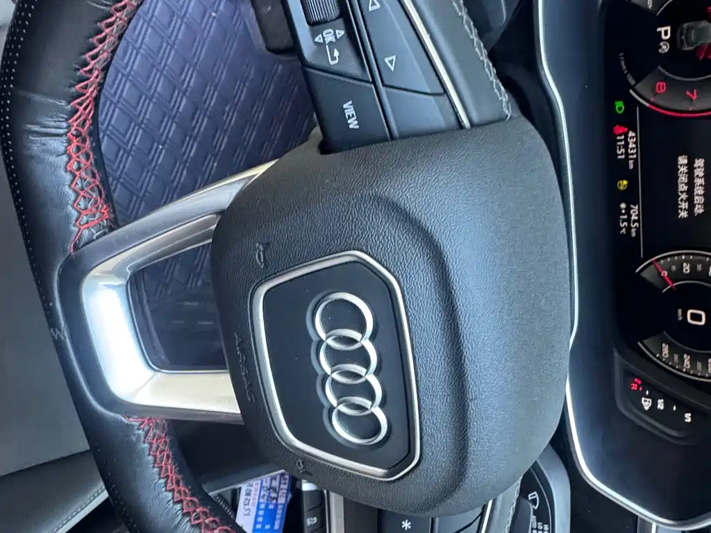 Audi Q3 2022 35 TFSI Fashionable and Dynamic купить на сайте DeffCars