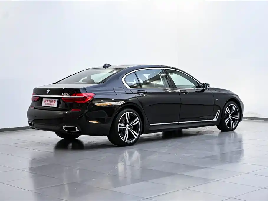 BMW 7 Series 2018 740Li xDrive Exclusive M Sports Package купить на сайте DeffCars