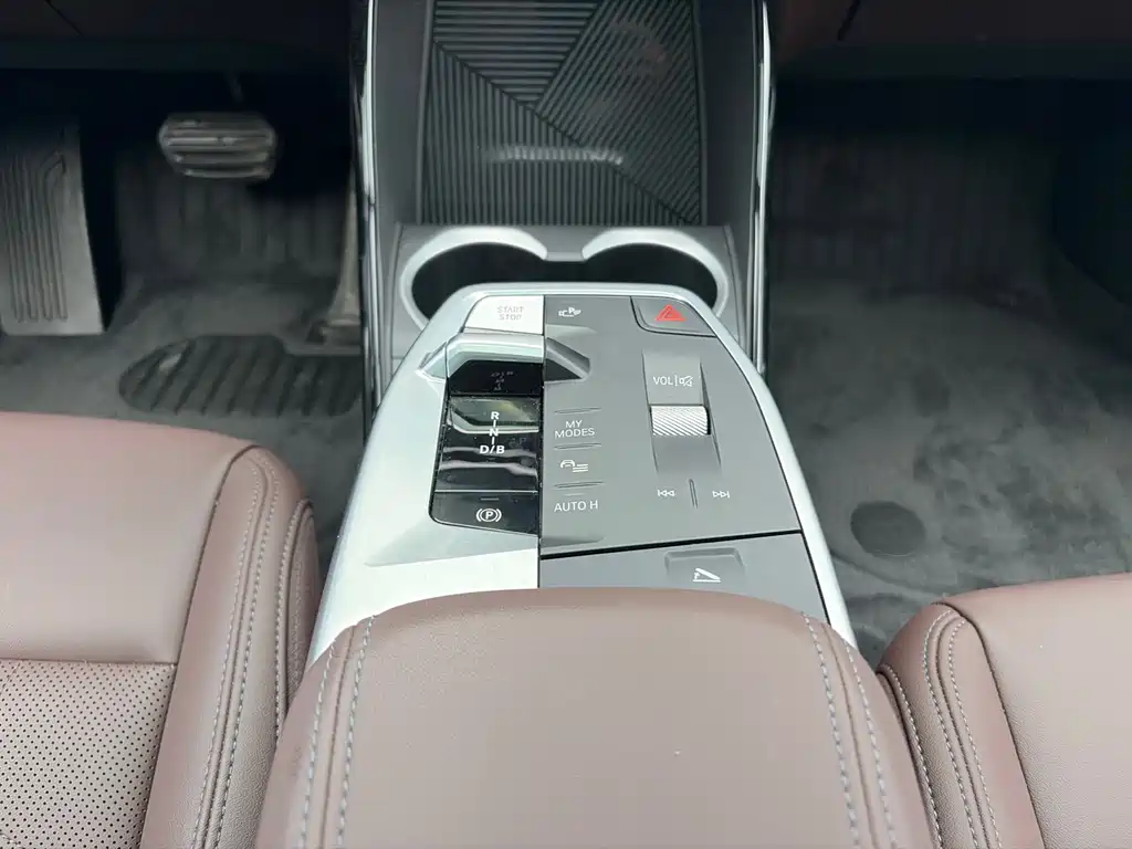 BMW iX1 2025 eDrive25L M Sports Package купить на сайте DeffCars