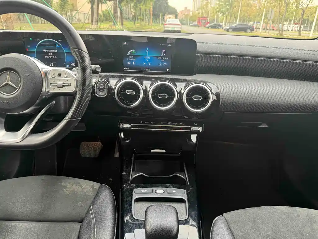 Mercedes-Benz A-Class 2019 A 180 L Sports Sedan купить на сайте DeffCars