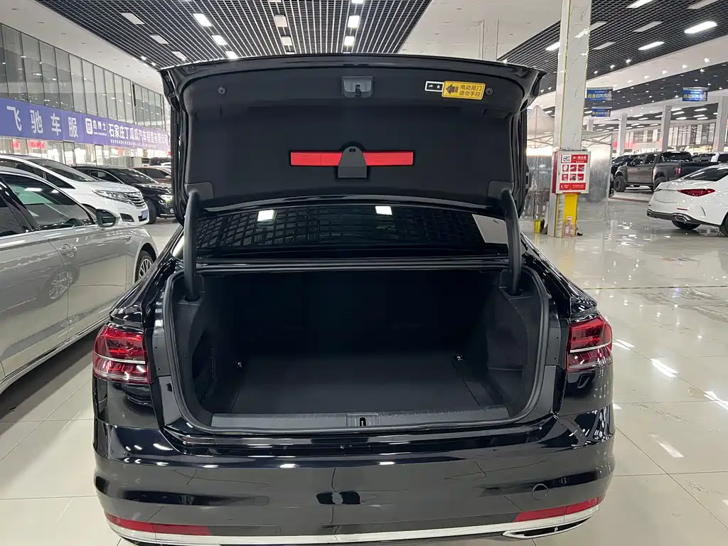 Huiang 2019 380TSI 2WD Business Edition National V купить на сайте DeffCars