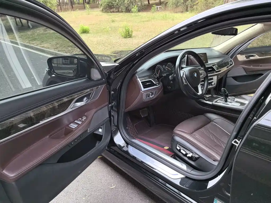 BMW 7 Series 2018 730Li Exclusive Excellence Package купить на сайте DeffCars