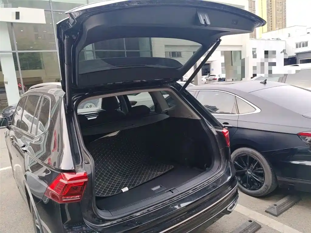 Tiguan L 2023 330TSI automatic two-wheel drive R-Line version купить на сайте DeffCars