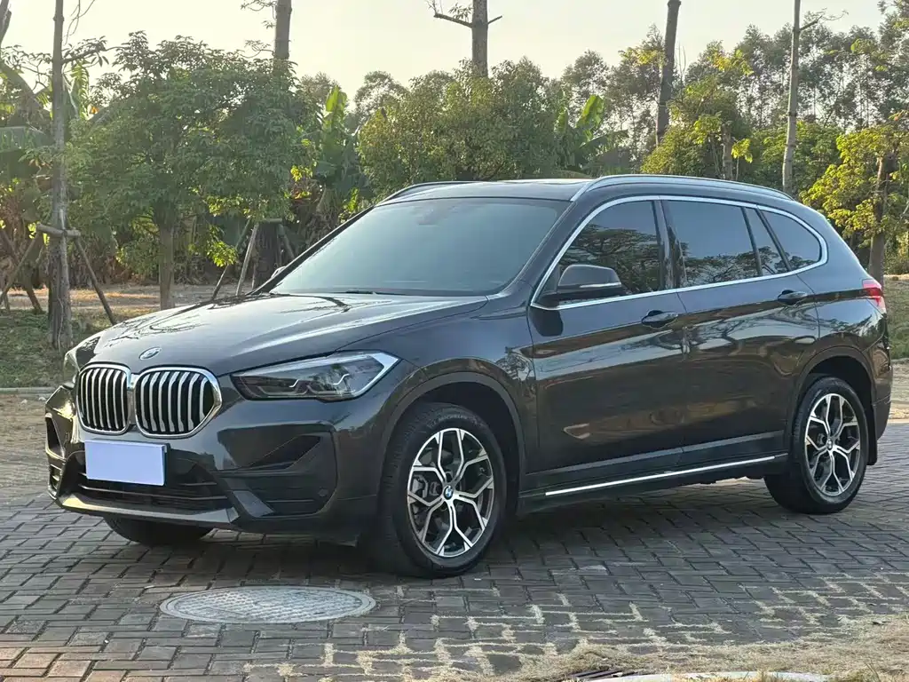 BMW X1 2022 sDrive25Li Leading Model купить на сайте DeffCars