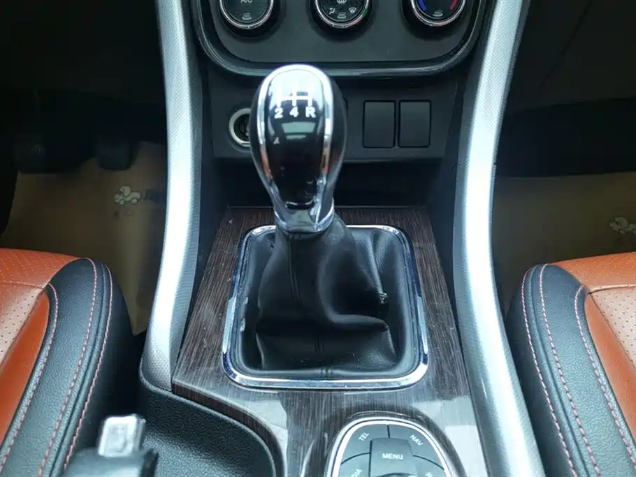 BAIC Huansu S3 2016 S3L 1.5L manual premium model купить на сайте DeffCars