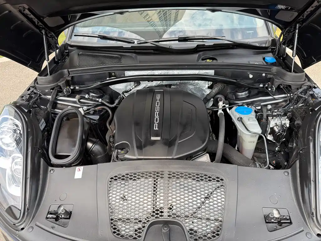 Macan 2017 Macan 2.0T купить на сайте DeffCars