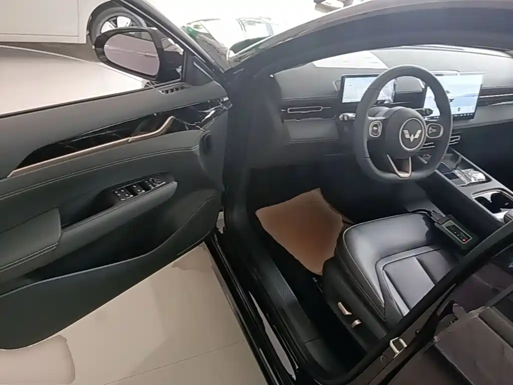 Wuling Starlight 2025 70km smart standard model купить на сайте DeffCars