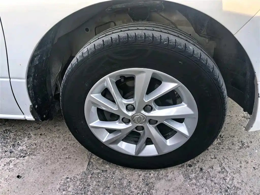 Lingzhi PLUS 2021 2.0L manual luxury model 7 seats купить на сайте DeffCars
