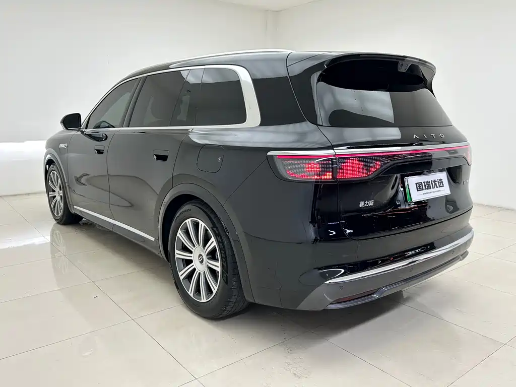 Wenjie M8 2025 extended range Max+ version 53.4kWh 6-seater version 192-line lidar) купить на сайте DeffCars