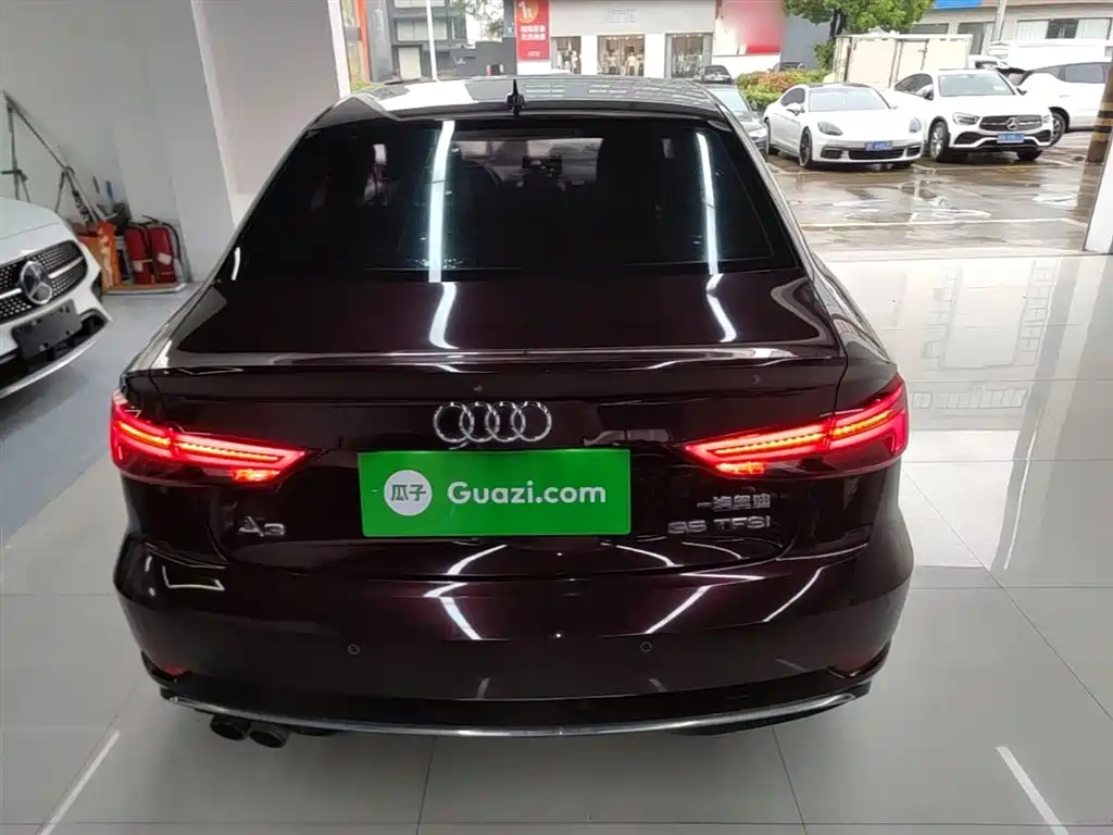 Audi A3 2018 30th Anniversary Model Limousine 35 TFSI Fashion Model купить на сайте DeffCars