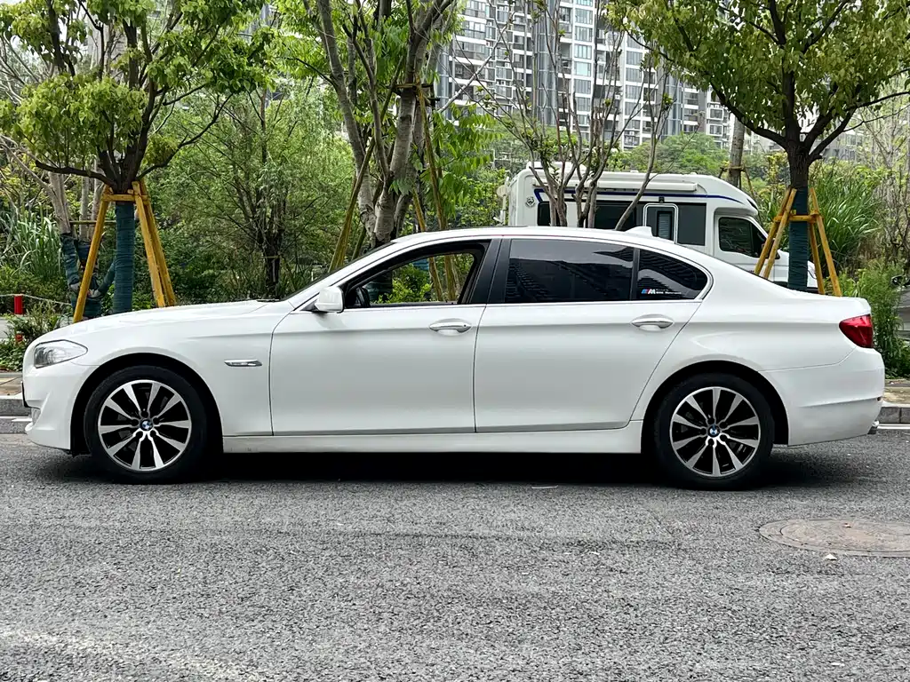 BMW 5 Series 2011 535Li Leading Model купить на сайте DeffCars