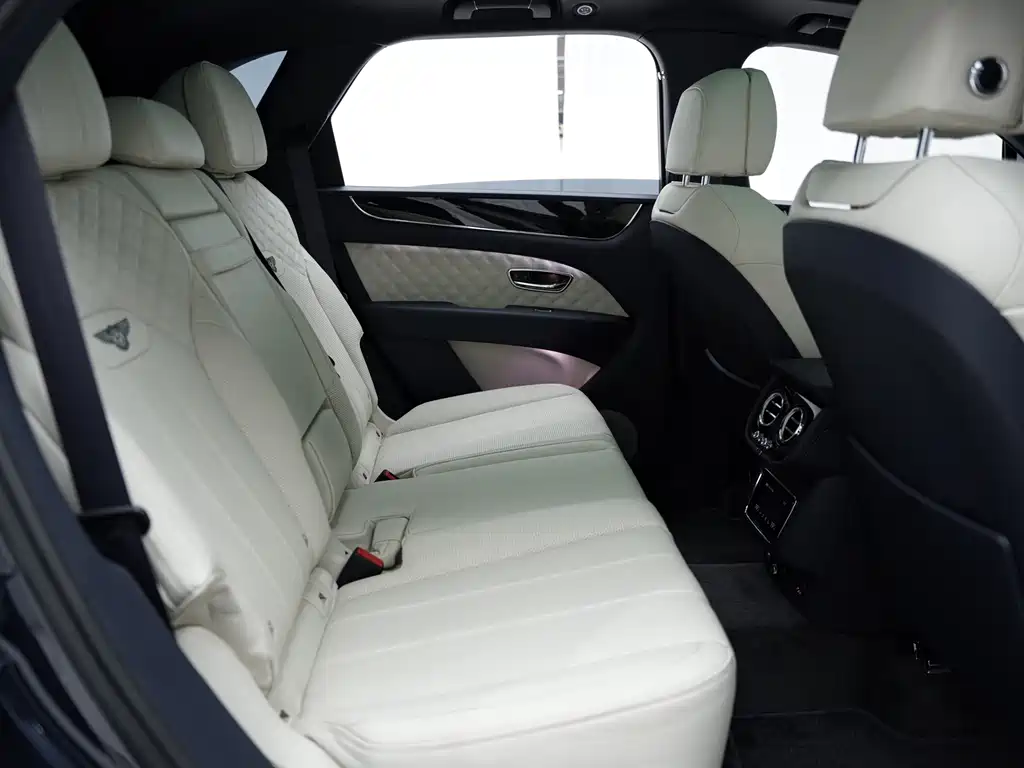 Bentayga 2021 4.0T V8 купить на сайте DeffCars