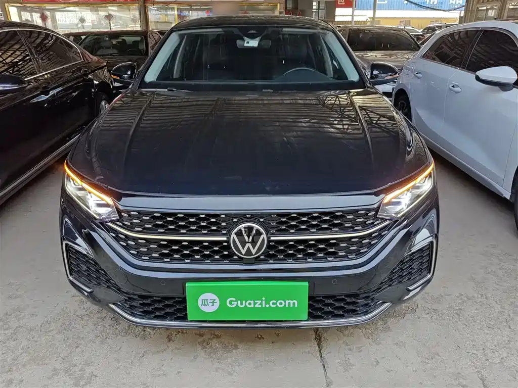 Passat 2022 330TSI Starry Sky Deluxe Edition купить на сайте DeffCars