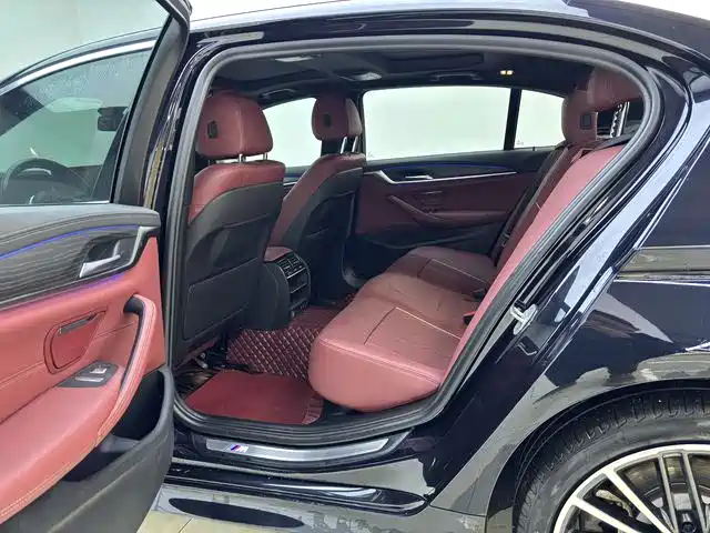 BMW 5 Series 2021 530Li Leading M Sports Package купить на сайте DeffCars
