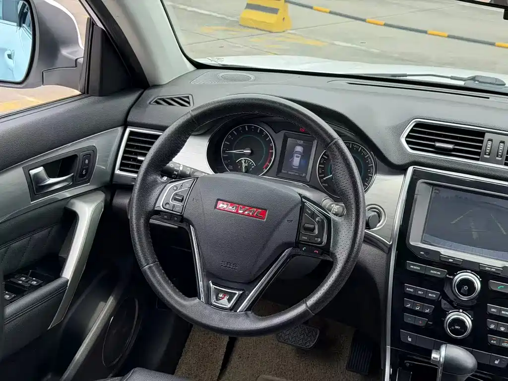 Haval H2 2015 1.5T automatic two-wheel drive elite version купить на сайте DeffCars