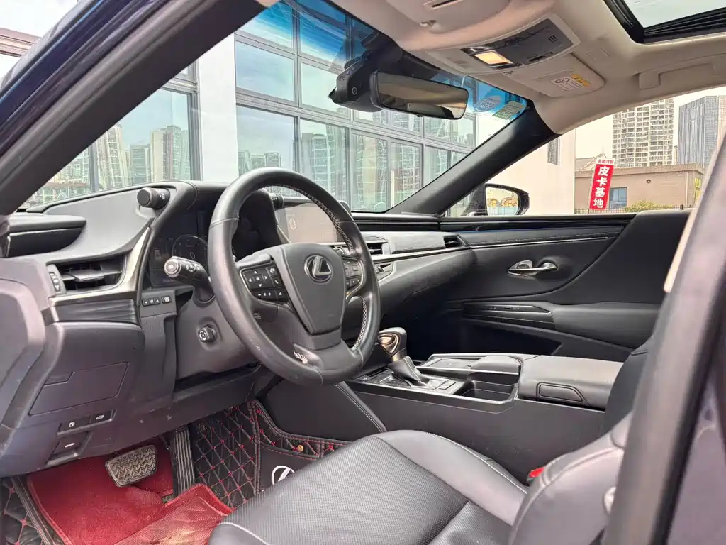 Lexus ES 2018 200 Excellence Edition National V купить на сайте DeffCars