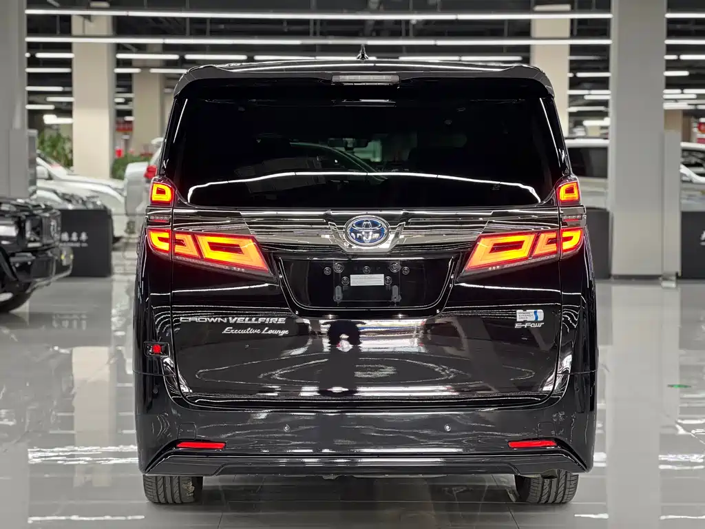 Wilfa 2021 Crown Dual Engine 2.5L HV Premium Edition купить на сайте DeffCars