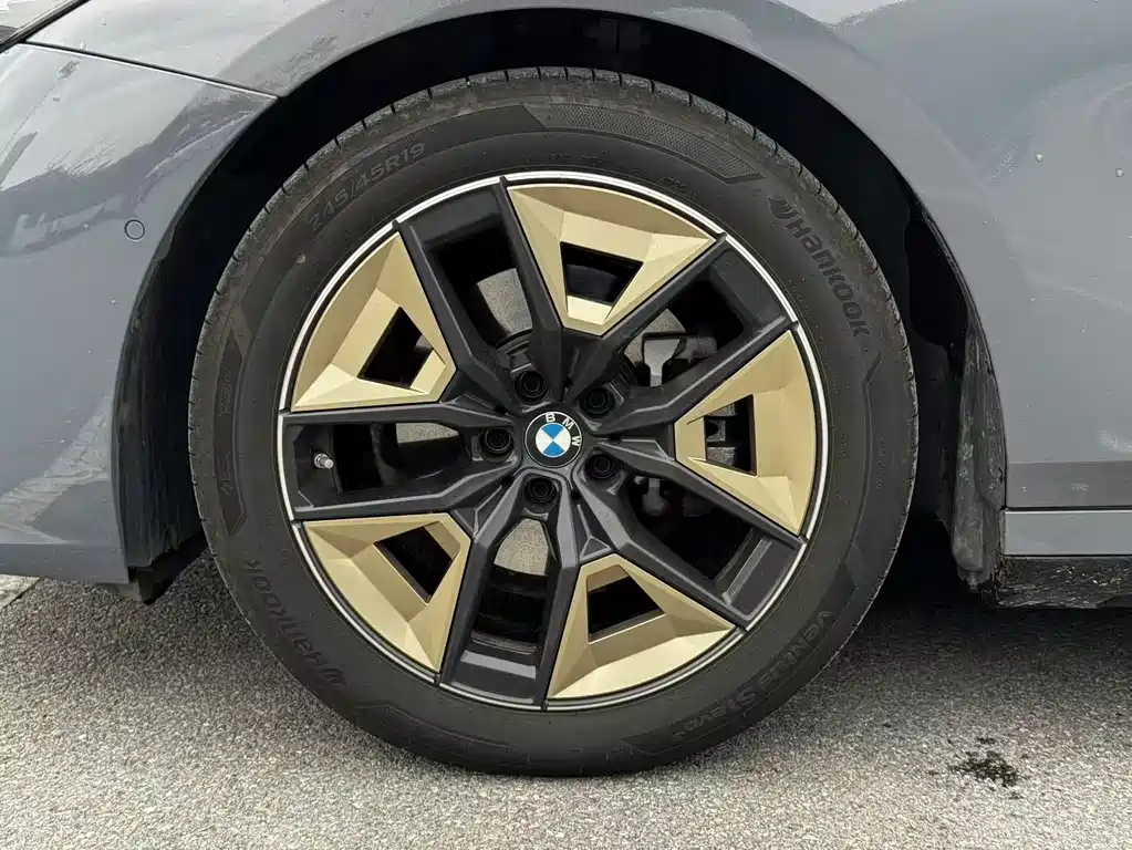 BMW 5 Series 2024 525Li M Sports Package купить на сайте DeffCars