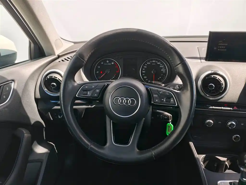 Audi A3 2017 Sportback 35 TFSI Fashion купить на сайте DeffCars