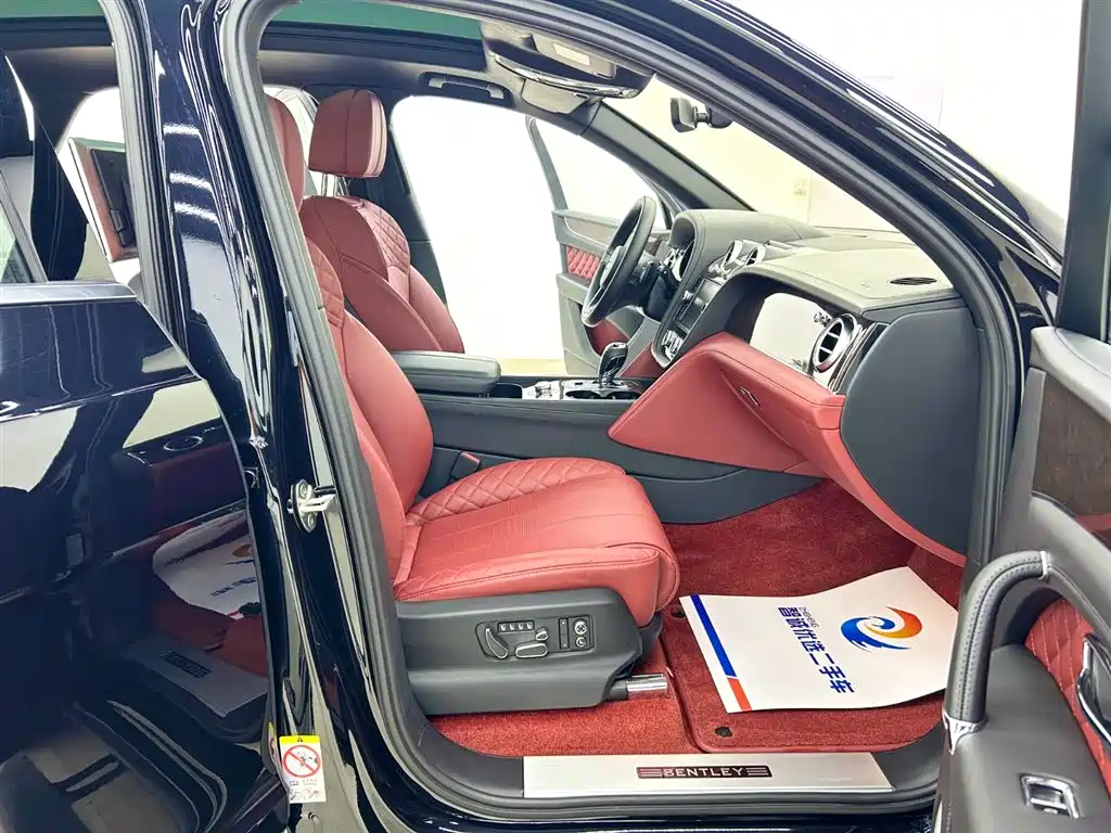 Bentayga 2016 6.0T Standard Edition купить на сайте DeffCars