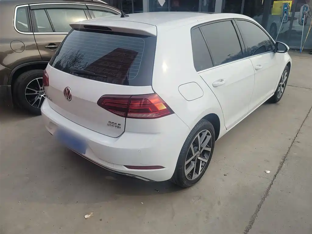 Golf 2020 Beloved Edition 200TSI DSG Comfortable and Enterprising Edition купить на сайте DeffCars