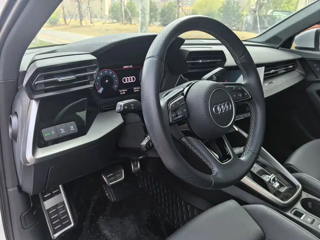 Audi A3 2023 facelift Sportback 35 TFSI stylish and sporty купить на сайте DeffCars