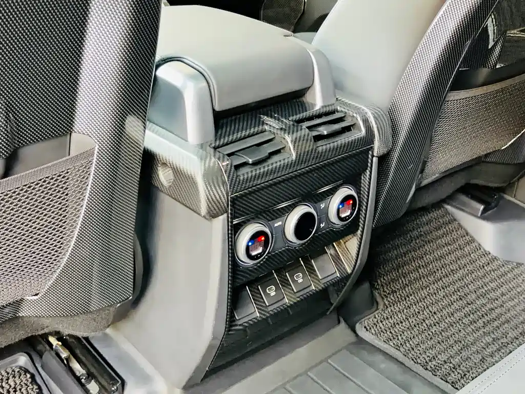 Land Rover Defender 2023 facelift 110 5.0T V8 купить на сайте DeffCars