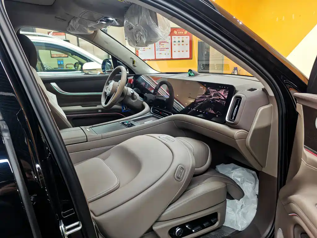 Wenjie M9 2025 extended range Ultra version 52kWh 6-seater version (192-line lidar) купить на сайте DeffCars